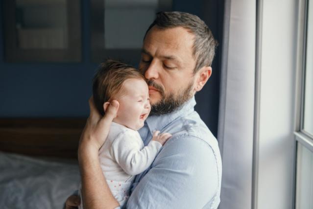 père et son bébé 